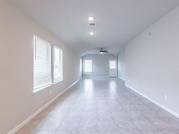 3rd image of 5042 Sunway Dr