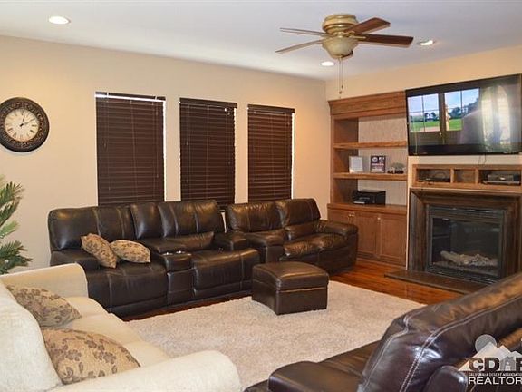 3rd image of 84213 La Jolla Ave
