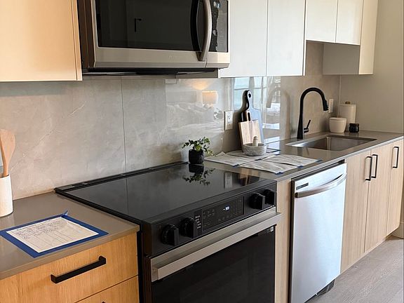 3rd image of 10065 133rd St #408