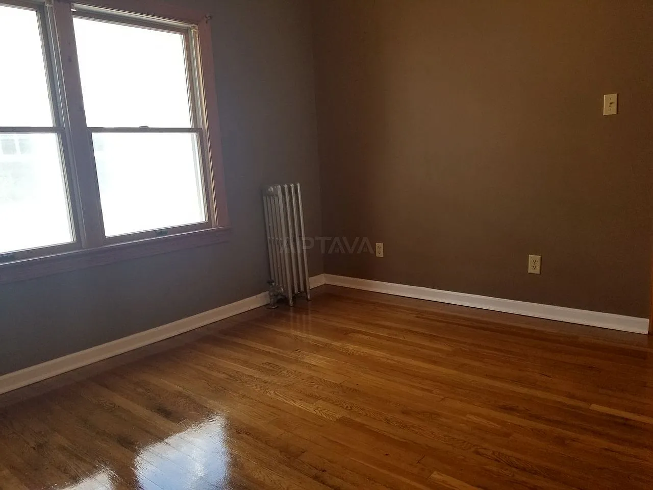 3 bed, 1200 sqft, $3,500 — Photo 2