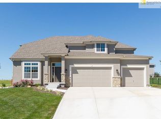 21717 W 82nd Ter, Lenexa, KS 66220