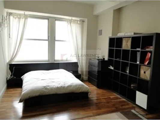 Sold by Aclawrence | media 26