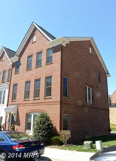 1st image of 2600 S Kenmore Ct