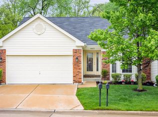 1482 Villas Estates Dr, Fenton, MO 63026