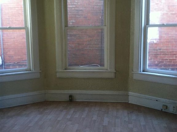 5th image of 308 E Arcadia Ave