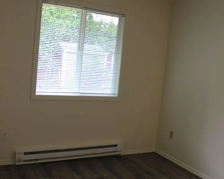 232 NE Palomar Ct — Photo 9