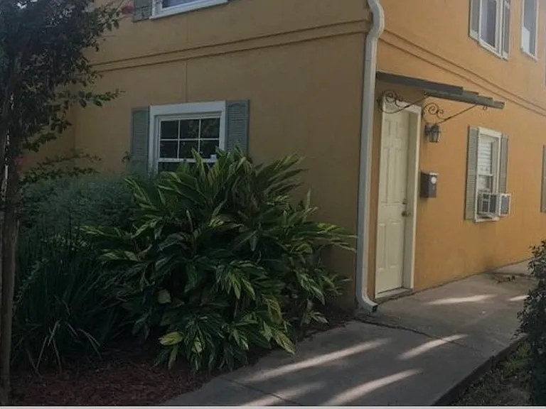 6800 Louis Xiv St — Photo 2