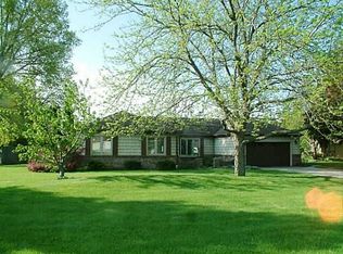 557 Maybar Dr, Rossford, OH 43460