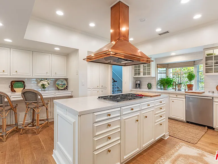 1185 Corsica Dr — Photo 9