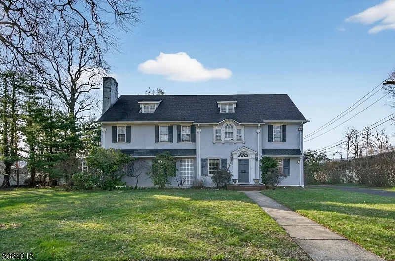 2 Halsey Pl photo 1