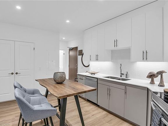 2nd image of 525 New Dundee Rd #507