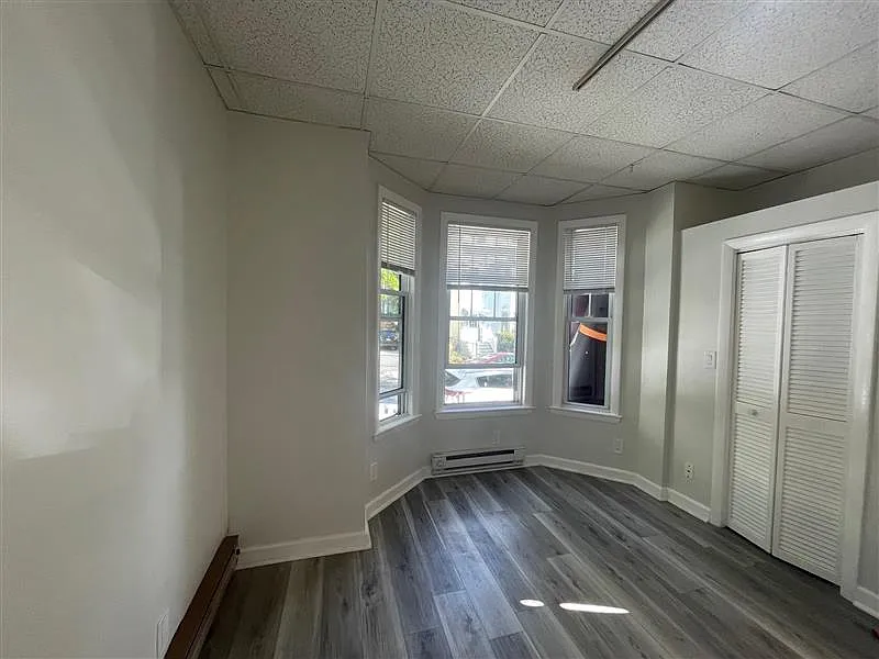 Studio, 250 sqft, $1,750 — Photo 3
