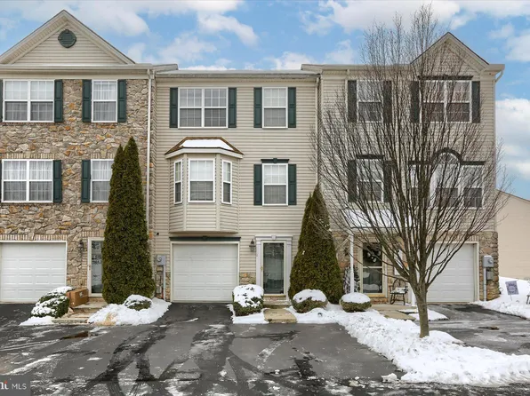 24 Buttonwood Ln #24, York, PA 17406