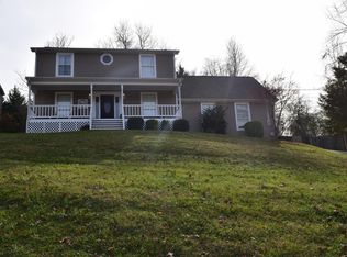1121 Melton Hill Cir, Clinton, TN 37716