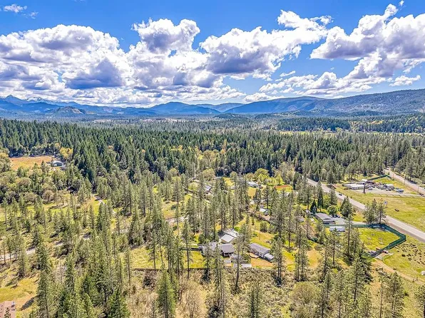 108 Ken Rose Ln, Cave Junction, OR 97523
