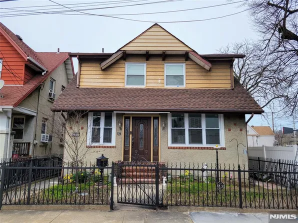 2008 47th St, North Bergen, NJ 07047