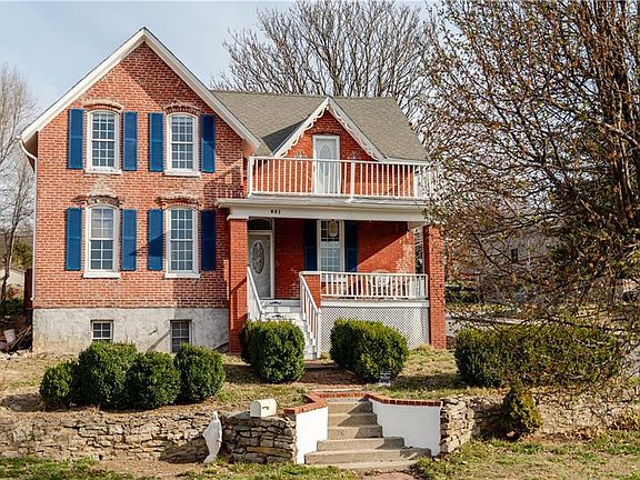 3rd image of 601 Atchison St