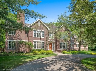 23790 Woodlynne Dr, Bingham Farms, MI