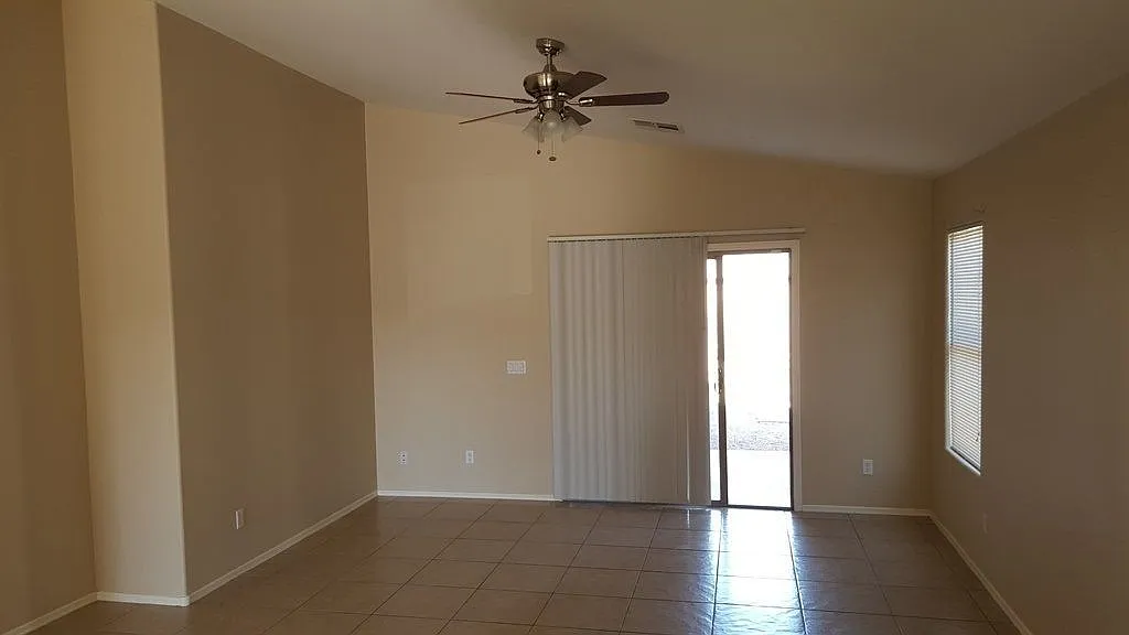 4 bed, 2.0 bath, 1632 sqft, $2,000 — Photo 2