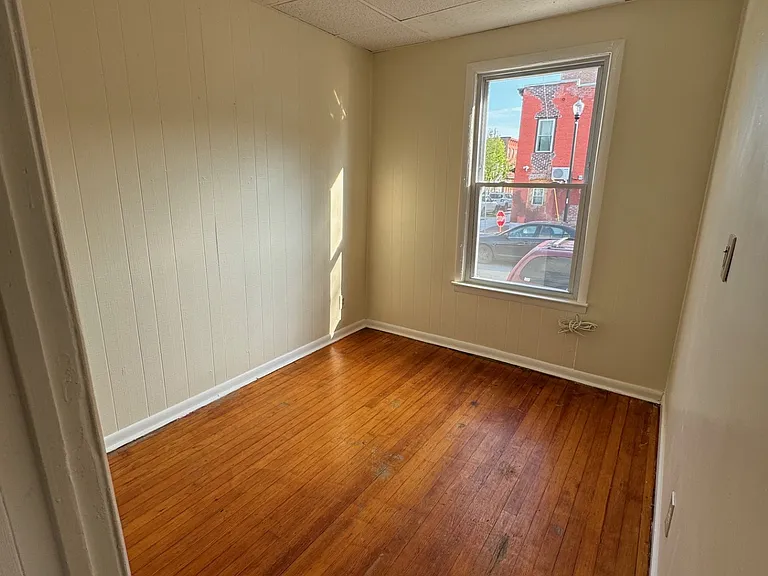 316 4th St #1 — Photo 3