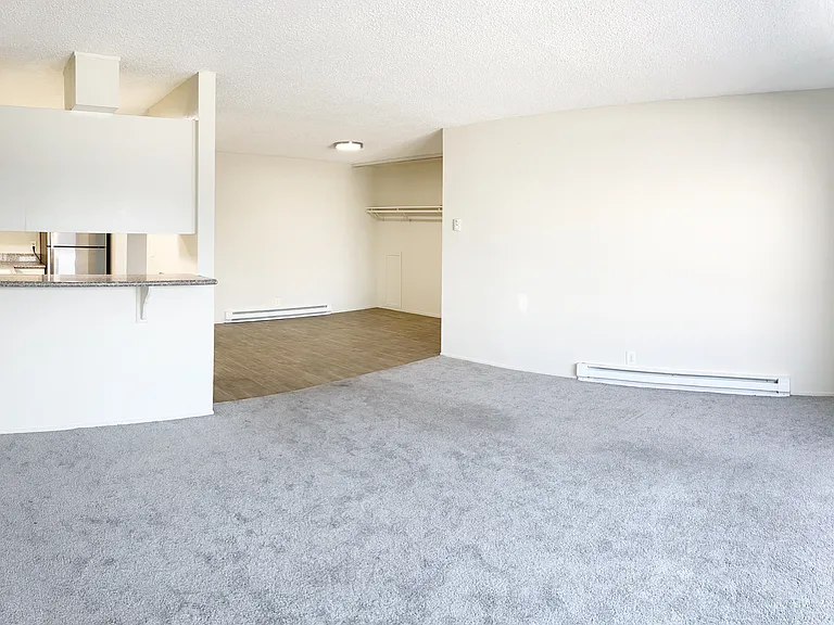 Otis Terrace Apartments — Photo 22