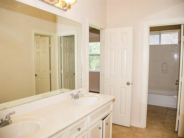 2032 Cork St — Photo 14