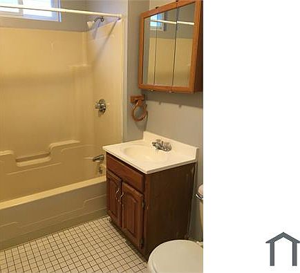 5th image of 267 Fuller St APT 3R