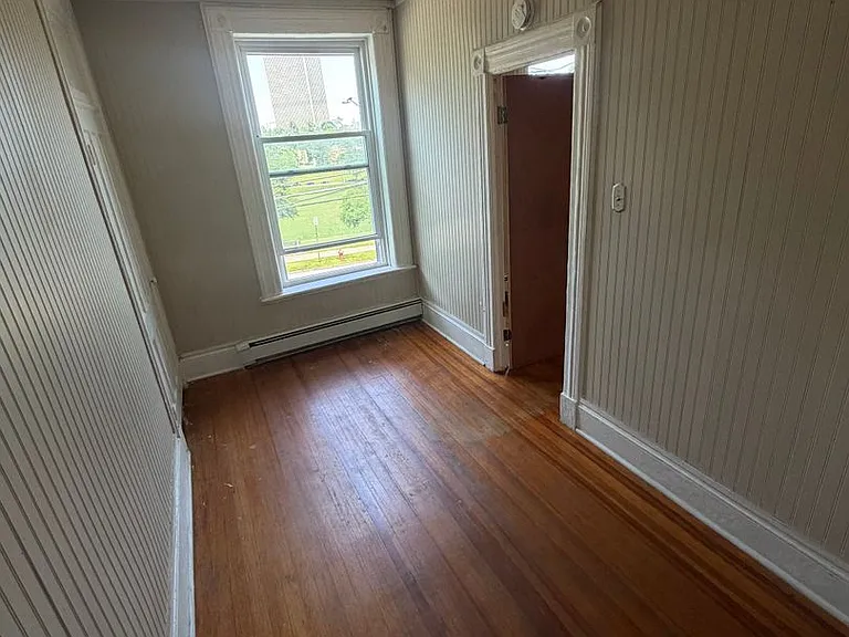 136 Morton Avenue — Photo 8