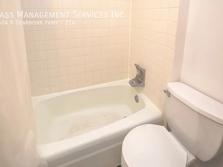 1504 N Dearborn Pkwy, Chicago, IL — Photo 82
