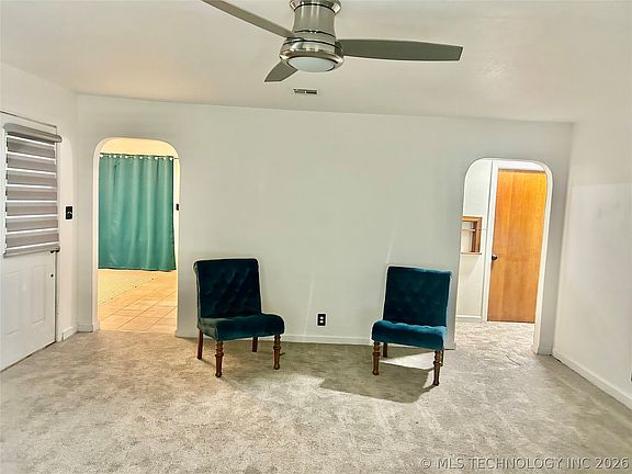 5th image of 661 12th Ave NW