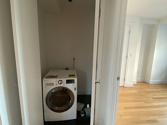 4th image of 39 E 21st St #7AB