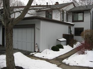 742 Spafford Oval, Sagamore Hills, OH 44067