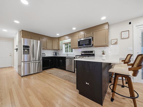 5th image of 88 Stonegate Rd #88