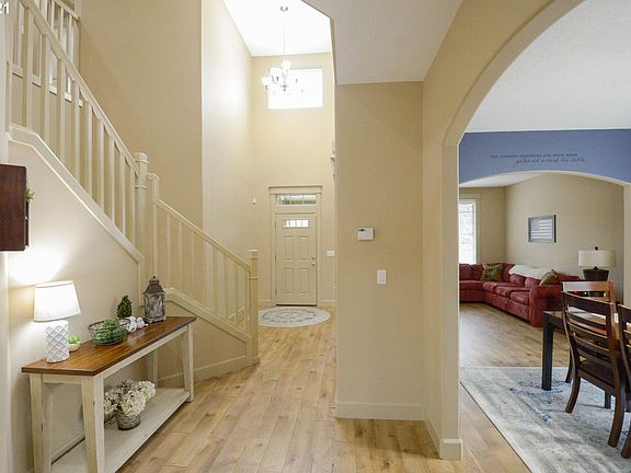 5th image of 1792 Clover Ln