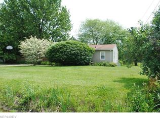 4404 Johnson Rd, Barberton, OH 44203