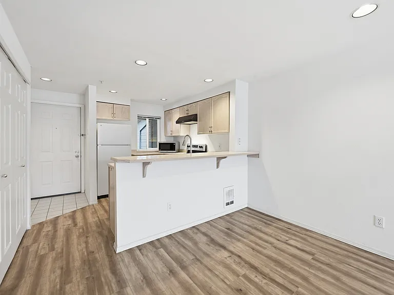 15711 Waynita Way NE #H301 — Photo 9