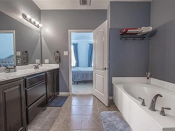 2825 Sheridan Dr — Photo 7