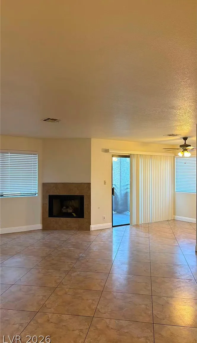 2 bed, 2.0 bath, 1091 sqft, $1,425 — Photo 3