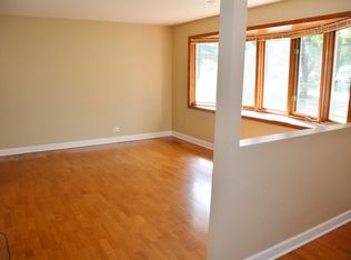 407 Geneva Pl, Wheaton, IL 60187