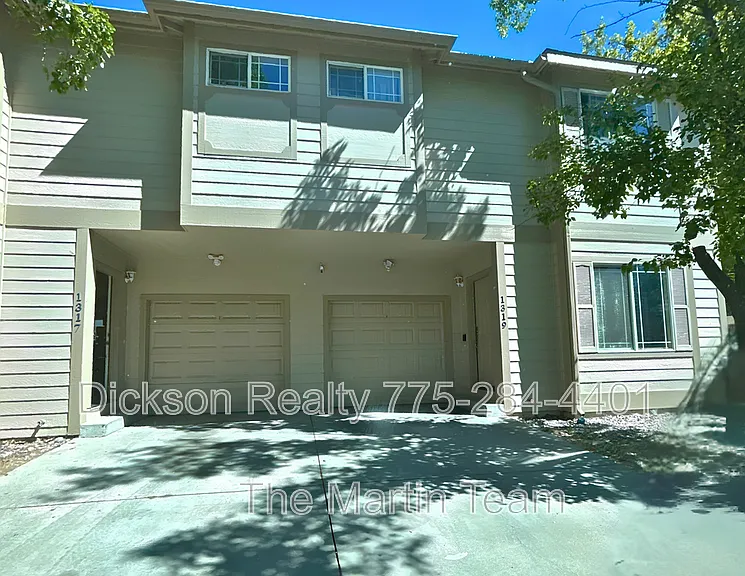 1319 Powell Ln — Photo 1