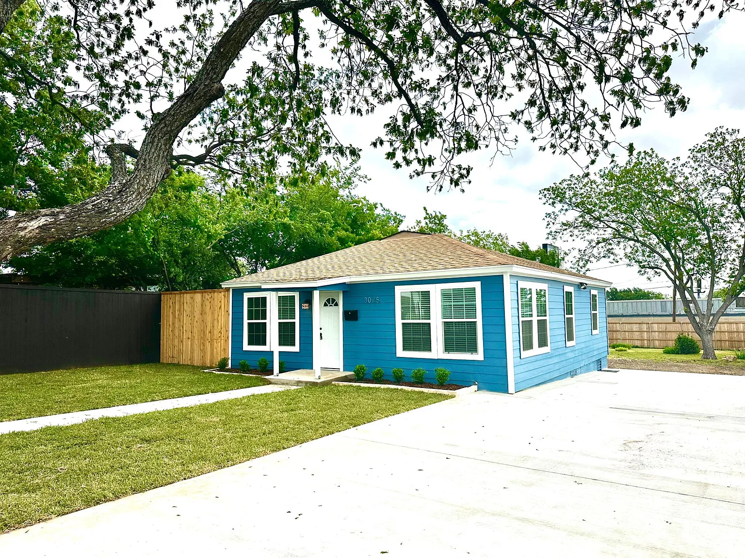 3 bed, 952 sqft, $1,595 — Photo 2