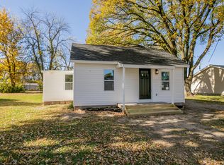 617 N Hickman St, Centralia, MO 65240
