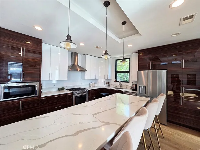915 S Rimpau Blvd — Photo 7