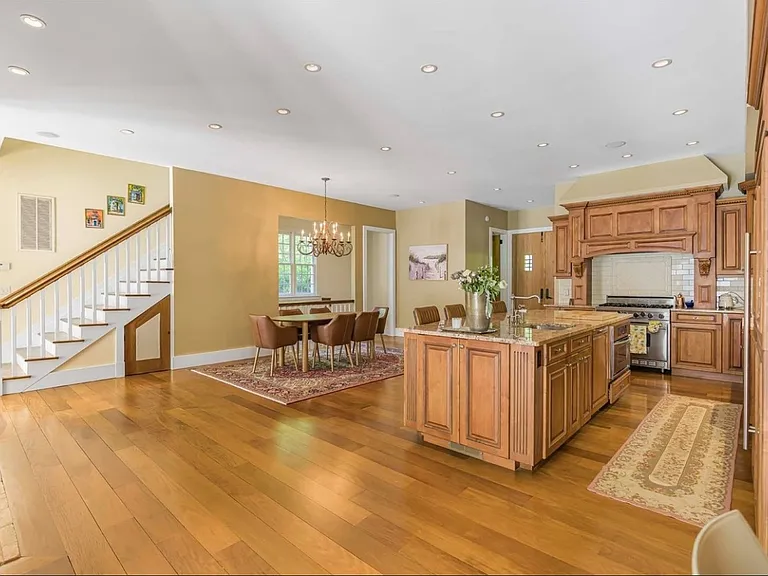 N Bay Ln — Photo 10