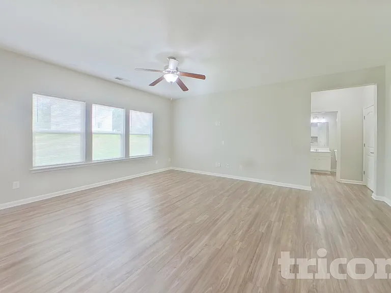 6909 Barefoot Forest Dr — Photo 3