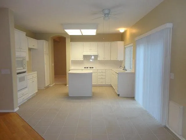 5 bed, 2598 sqft, $3,695 — Photo 4