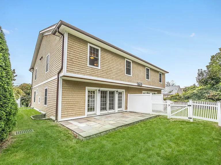 40 Oak Ridge St — Photo 18