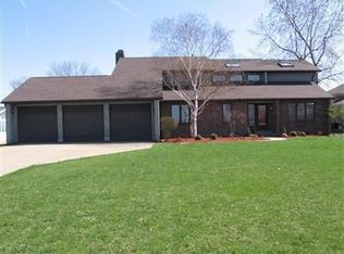 2177 Cedar Point Rd, Sandusky, OH 44870