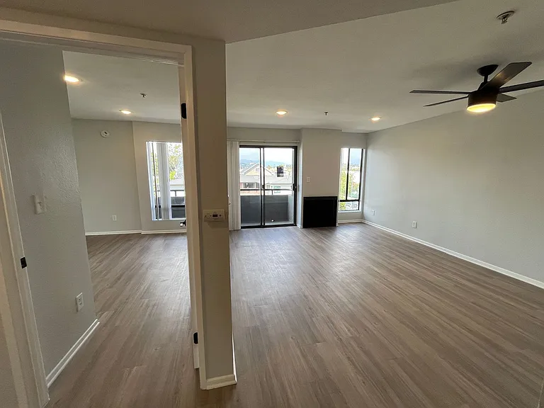 315 Virgil — Photo 45