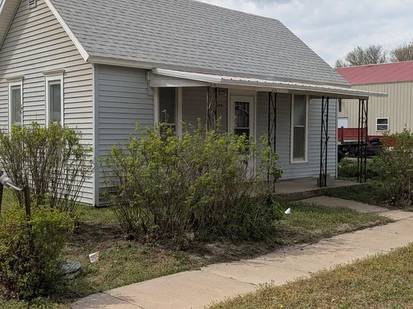 204 E 1st St, New Cambria, KS 67470